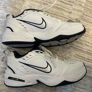 Nike Men's White and Blue Athletic Shoes